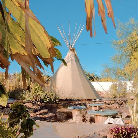 Teepee Volcano ティンダヤ エクステリア 写真