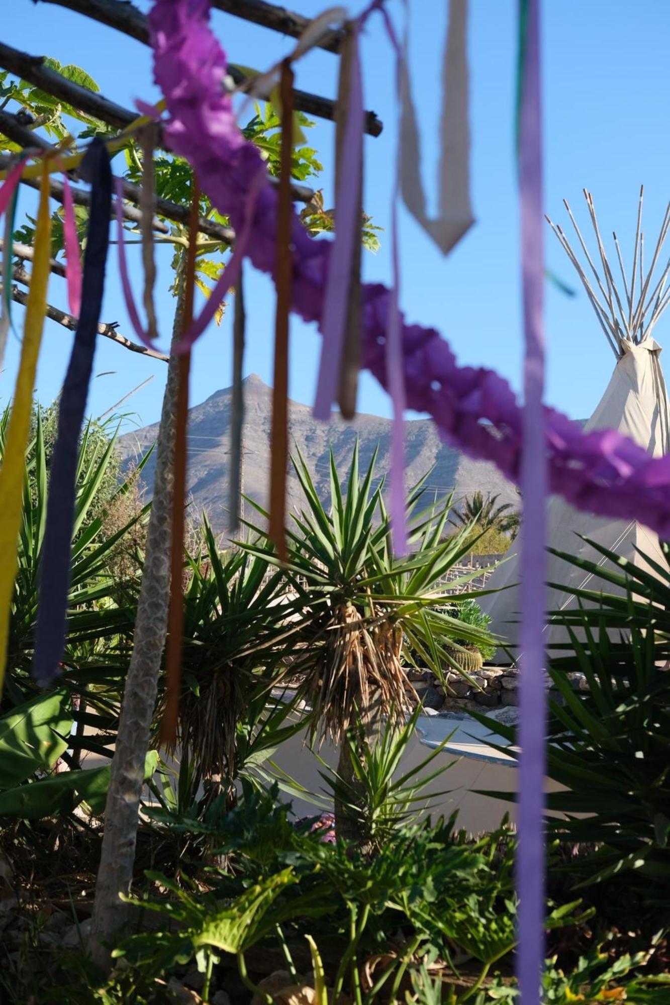 Teepee Volcano ティンダヤ エクステリア 写真